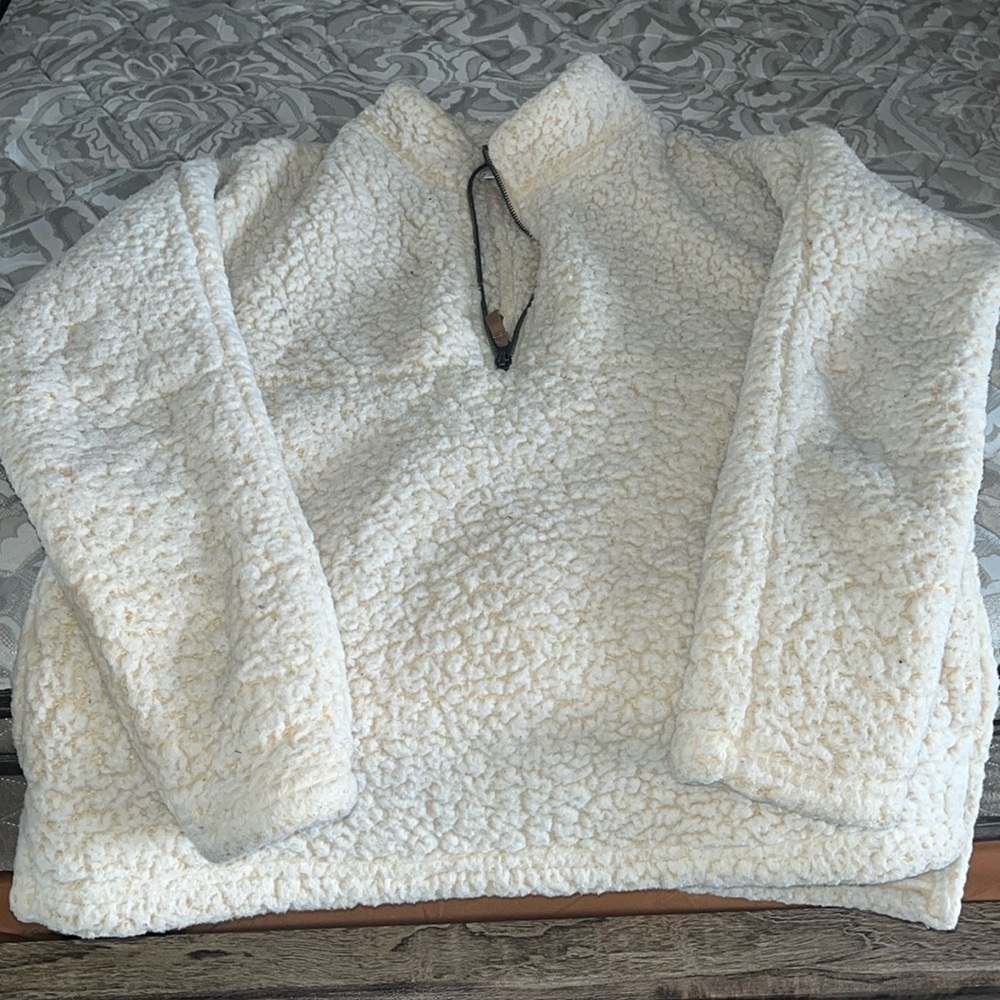 Women’s Cream Sherpa sweatshirt